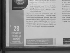Gablota z książkami na XXVIII Poznański Przegląd Książki Naukowej